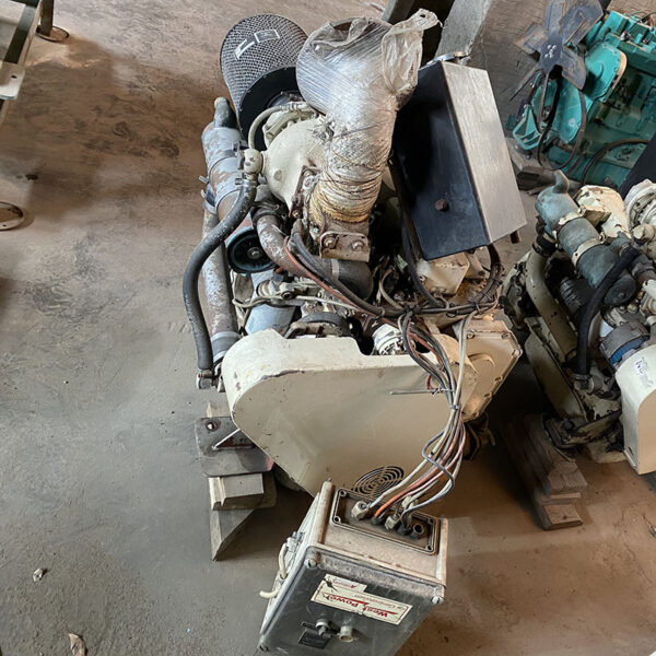 CUMMINS 4BT MARINE ENGINE 